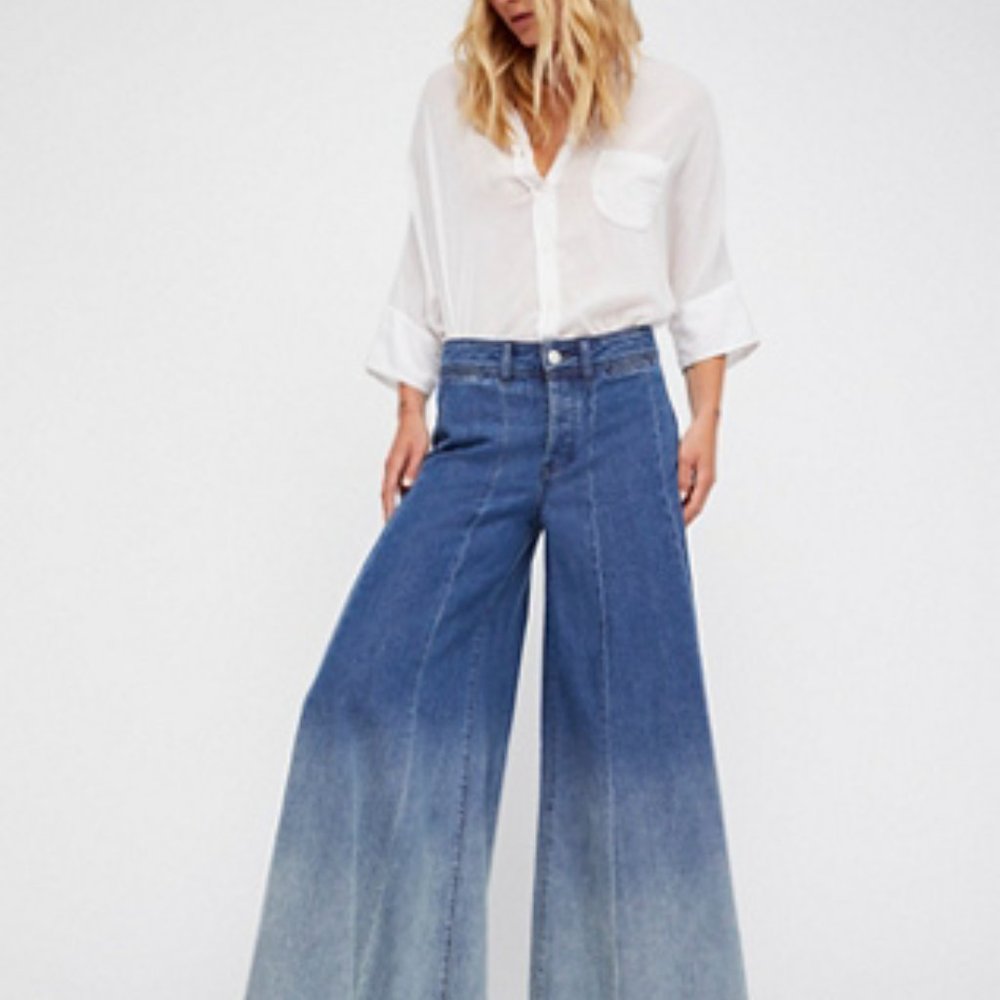 We the Free Extreme Flare Frayed Hem Jeans - Blue, Size 28